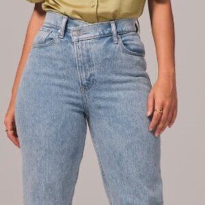 Curve Love Ultra High Rise 90s Straight Jean (NEW)